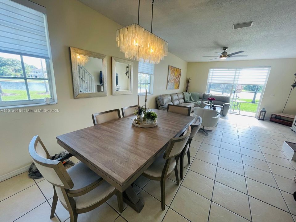 На продажу: $595,000 (4 спален, 2 ванн, 1728 Квадратных фут)