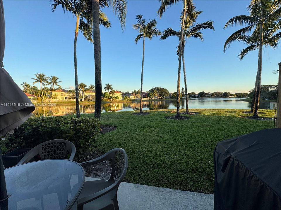 На продажу: $595,000 (4 спален, 2 ванн, 1728 Квадратных фут)