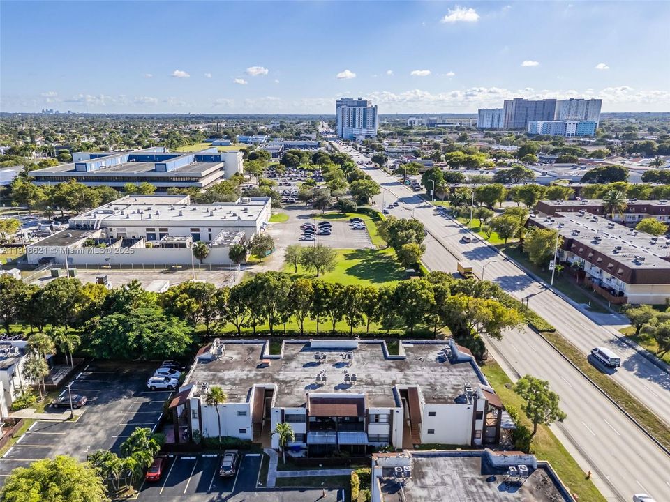 На продажу: $245,000 (1 спален, 1 ванн, 893 Квадратных фут)