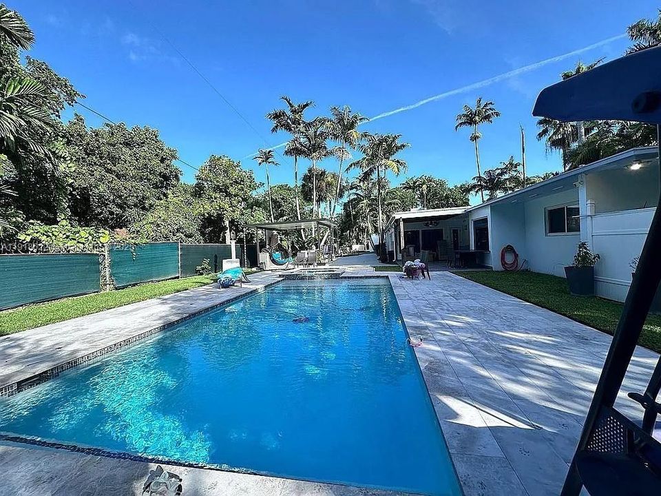 For Sale: $2,849,000 (3 beds, 3 baths, 3647 Square Feet)