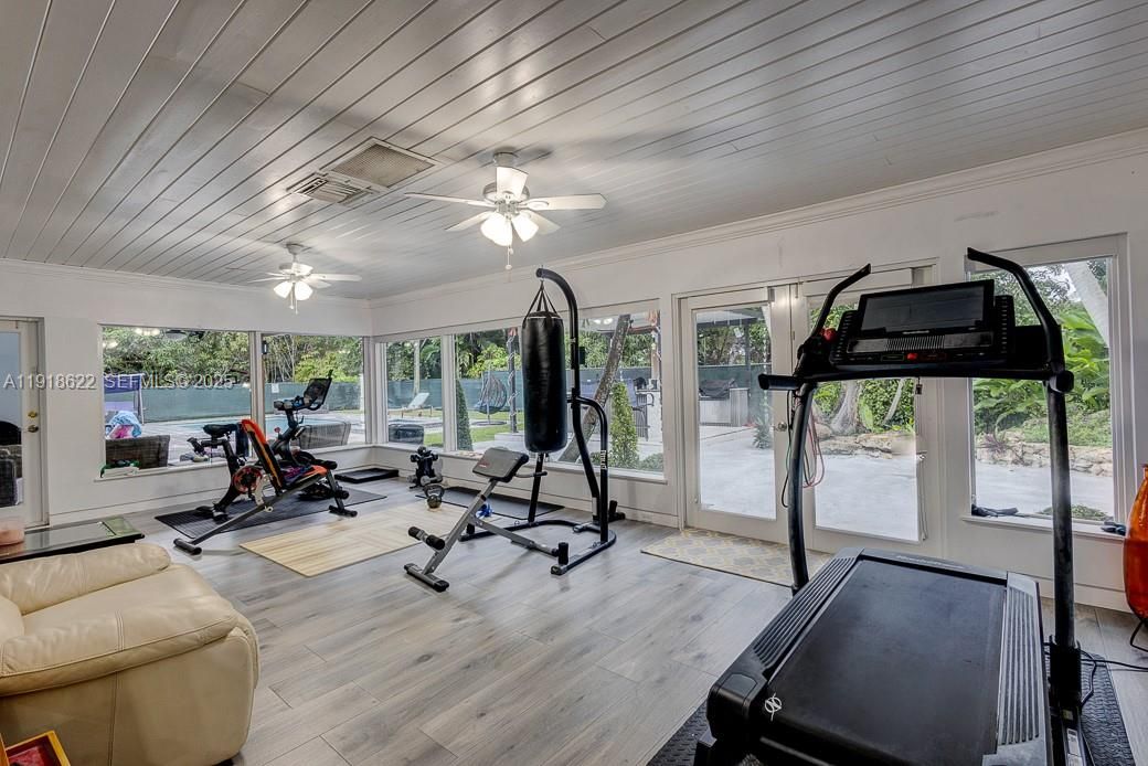 На продажу: $2,849,000 (3 спален, 3 ванн, 3647 Квадратных фут)