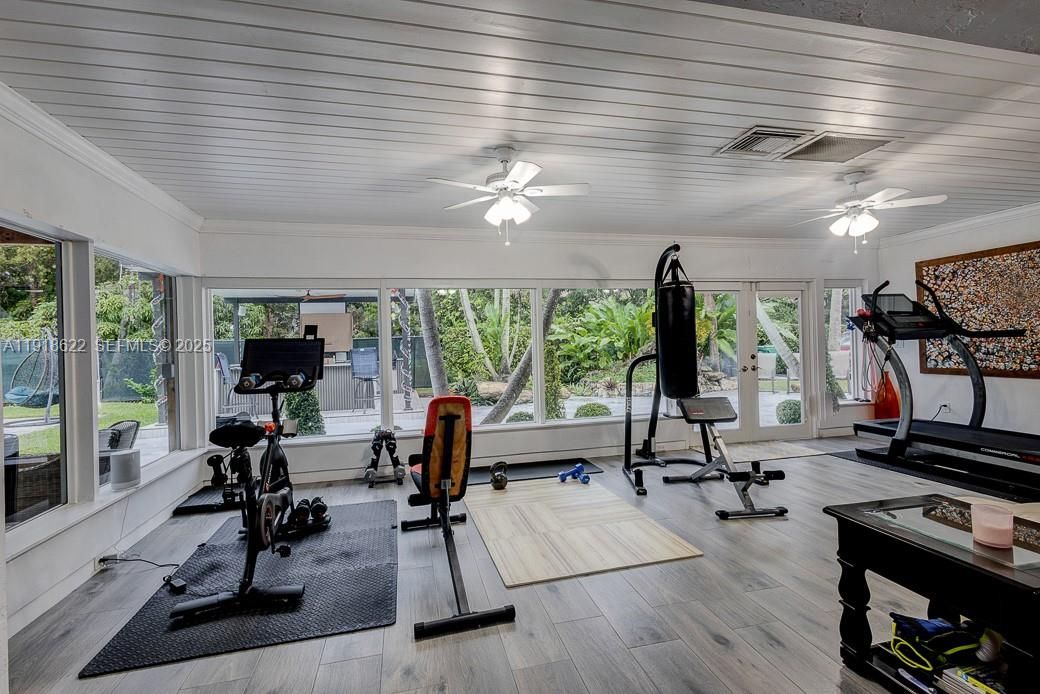 На продажу: $2,849,000 (3 спален, 3 ванн, 3647 Квадратных фут)