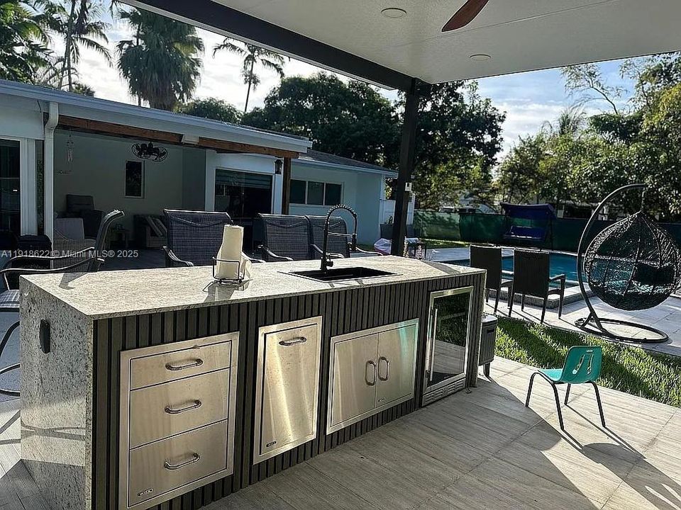 For Sale: $2,849,000 (3 beds, 3 baths, 3647 Square Feet)