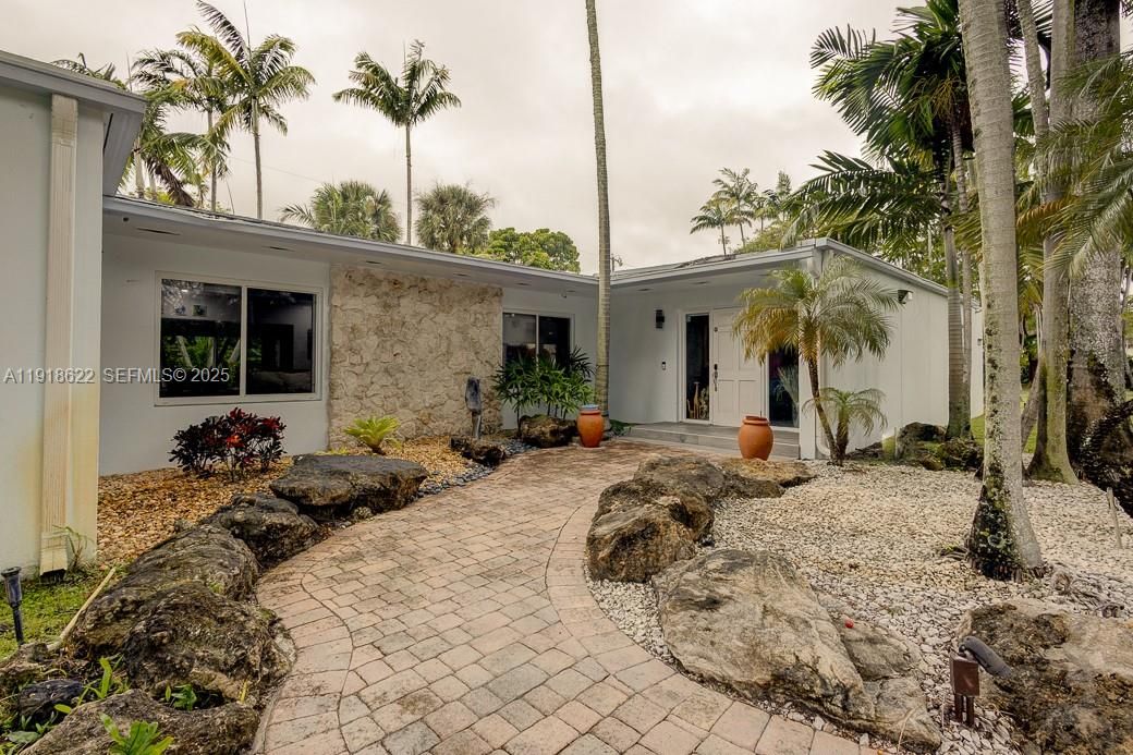 На продажу: $2,849,000 (3 спален, 3 ванн, 3647 Квадратных фут)