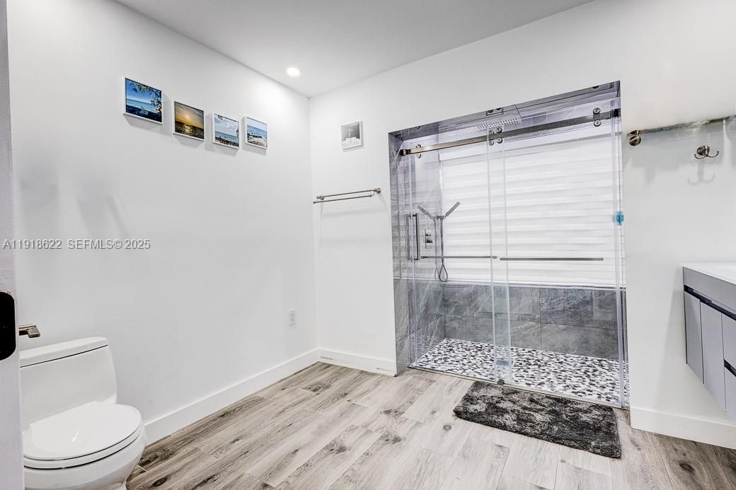 На продажу: $2,849,000 (3 спален, 3 ванн, 3647 Квадратных фут)