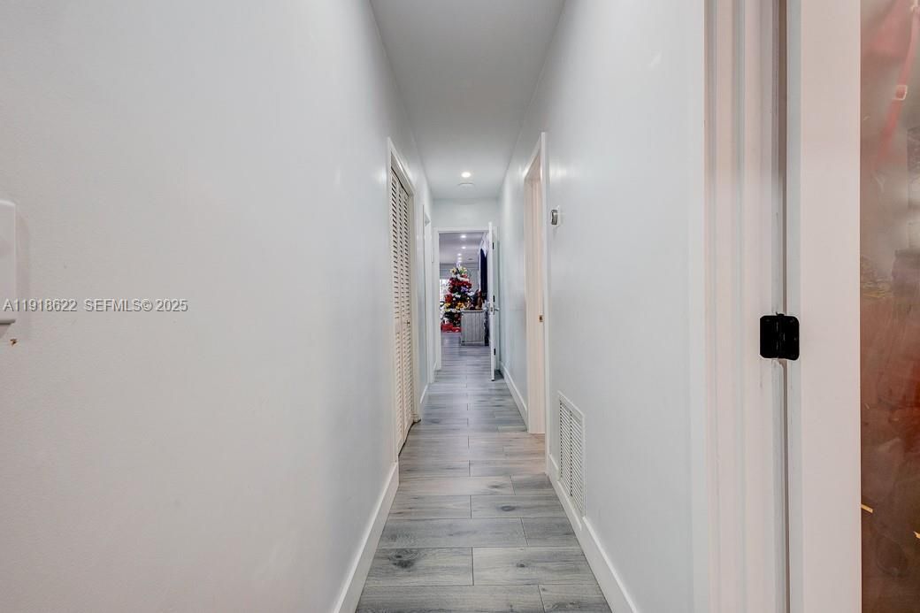 На продажу: $2,849,000 (3 спален, 3 ванн, 3647 Квадратных фут)