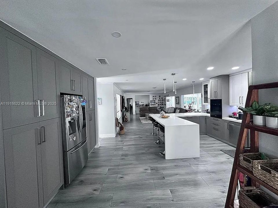 For Sale: $2,849,000 (3 beds, 3 baths, 3647 Square Feet)