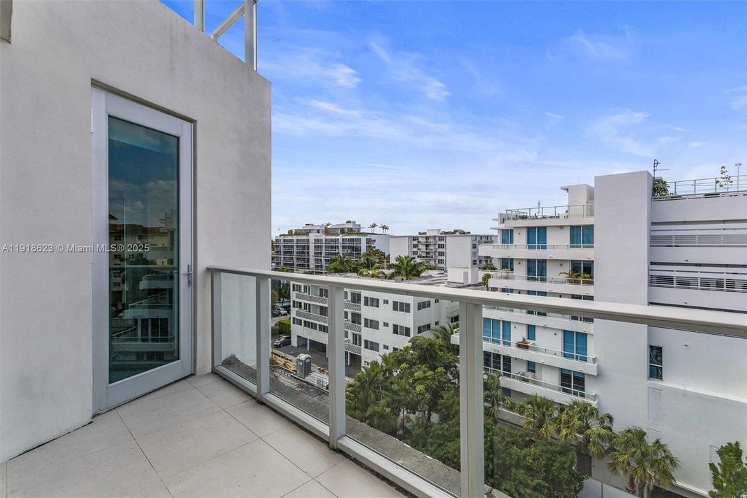 For Sale: $1,585,200 (4 beds, 3 baths, 1972 Square Feet)