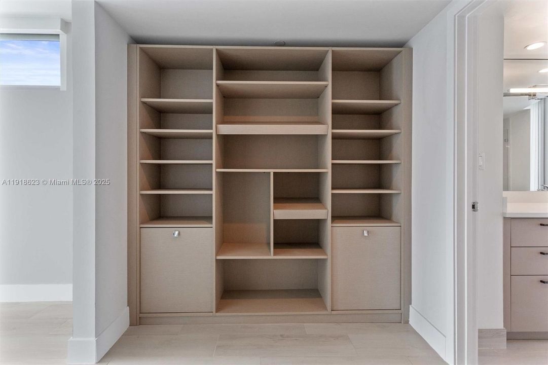 For Sale: $1,585,200 (4 beds, 3 baths, 1972 Square Feet)