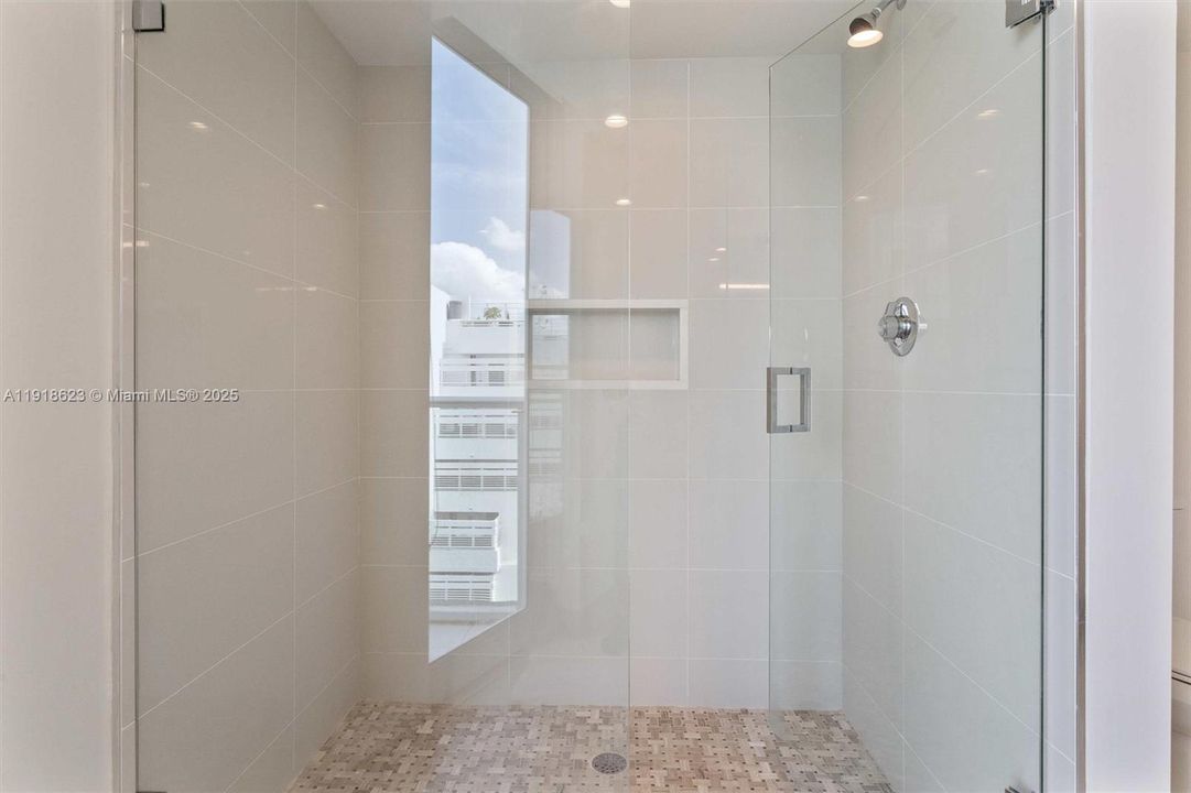 For Sale: $1,585,200 (4 beds, 3 baths, 1972 Square Feet)