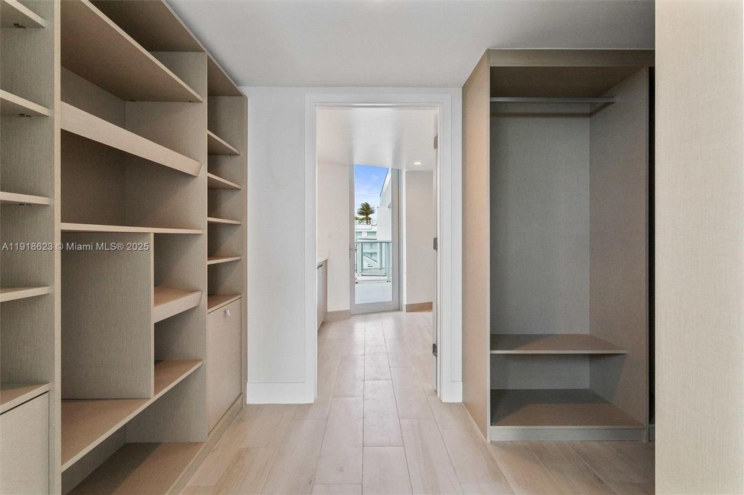 For Sale: $1,585,200 (4 beds, 3 baths, 1972 Square Feet)