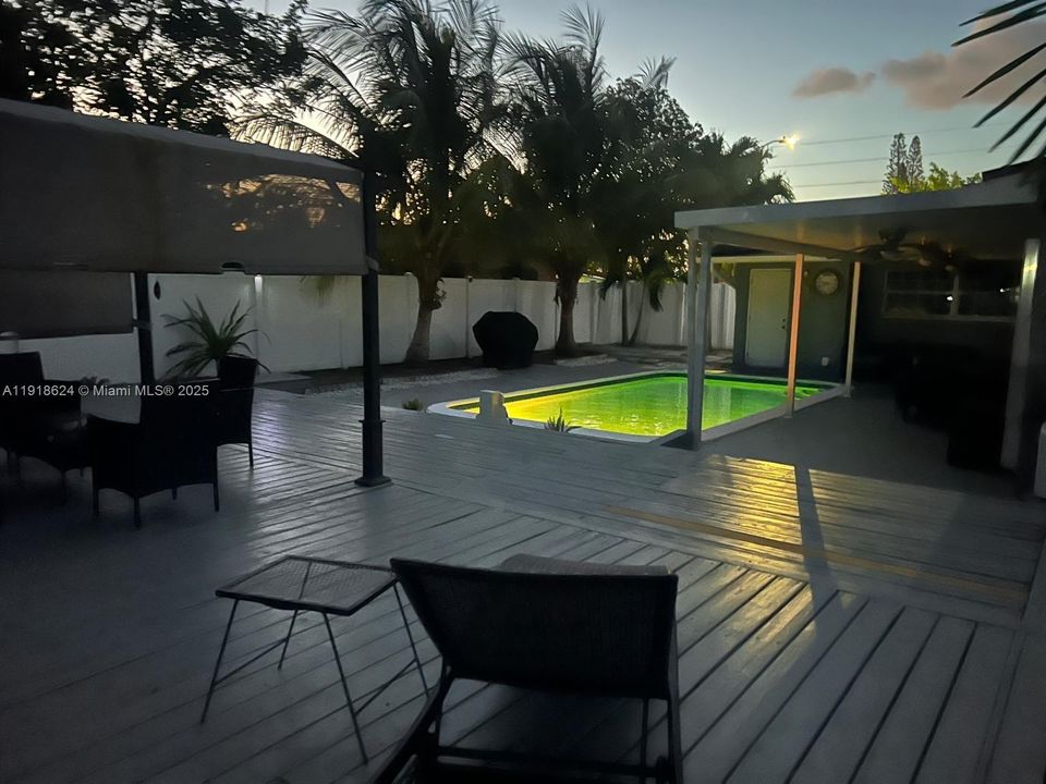 For Rent: $3,800 (3 beds, 2 baths, 1300 Square Feet)