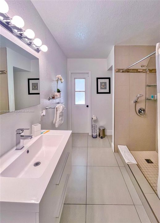 For Rent: $3,800 (3 beds, 2 baths, 1300 Square Feet)