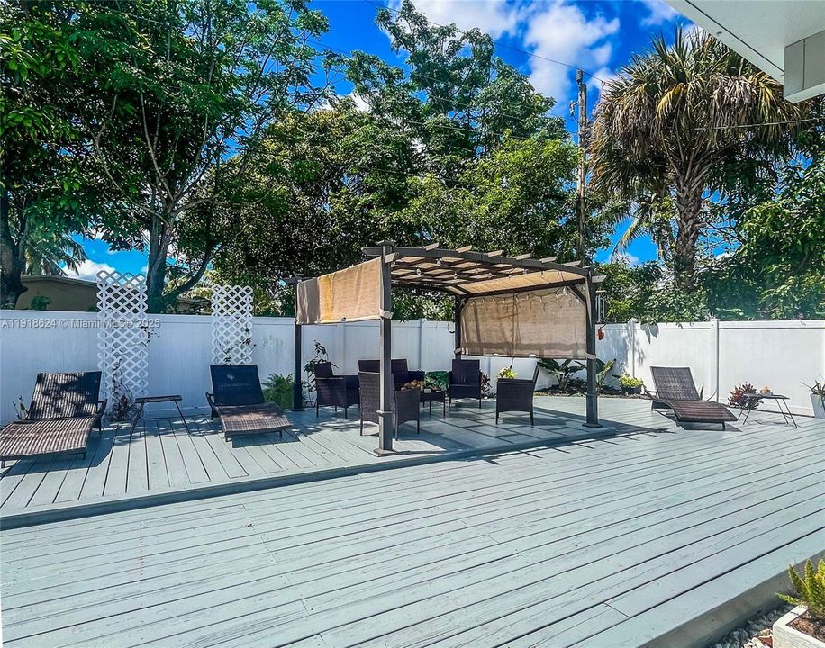 For Rent: $3,800 (3 beds, 2 baths, 1300 Square Feet)