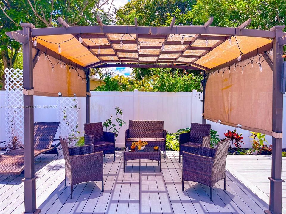 For Rent: $3,800 (3 beds, 2 baths, 1300 Square Feet)