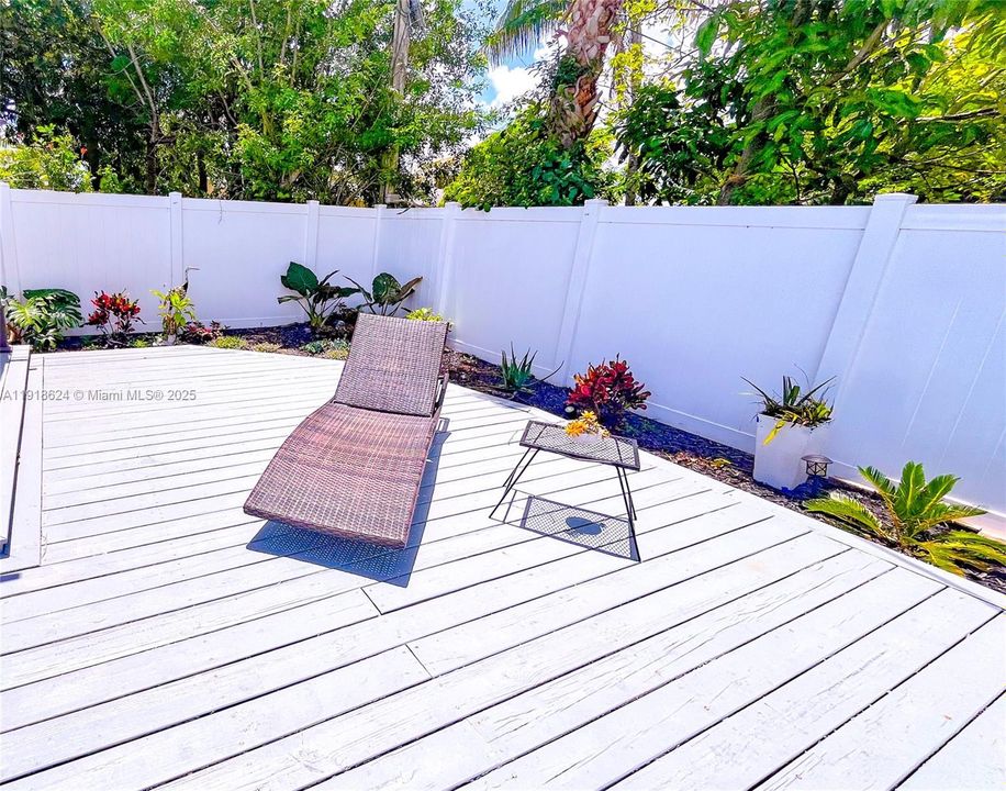 For Rent: $3,800 (3 beds, 2 baths, 1300 Square Feet)