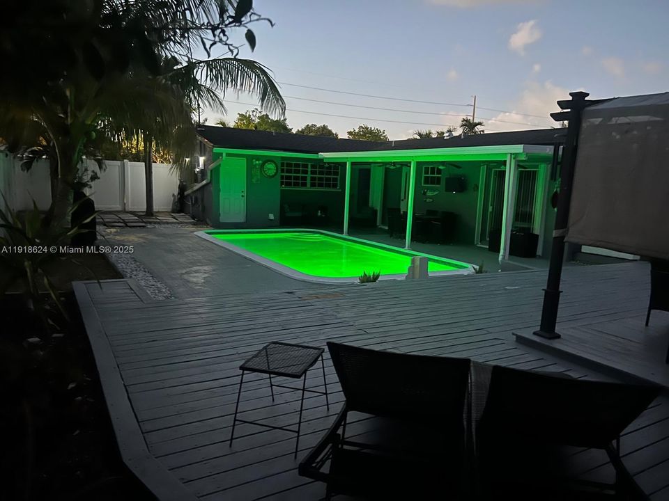 For Rent: $3,800 (3 beds, 2 baths, 1300 Square Feet)