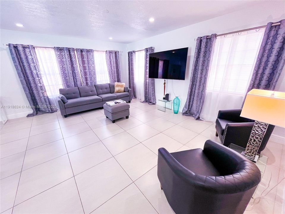 For Rent: $3,800 (3 beds, 2 baths, 1300 Square Feet)