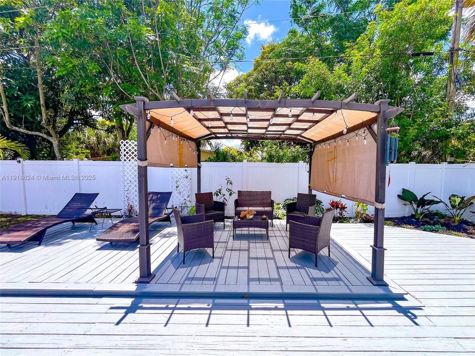 For Rent: $3,800 (3 beds, 2 baths, 1300 Square Feet)