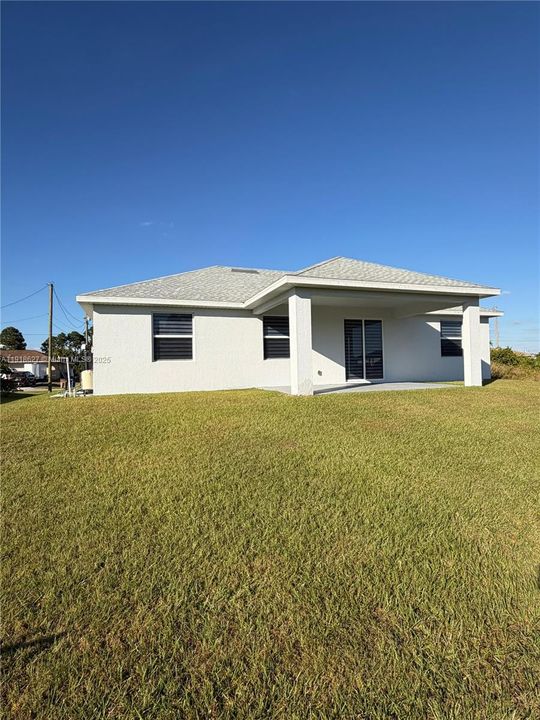 出租: $2,400 (3 贝兹, 2 浴室, 0 平方英尺)