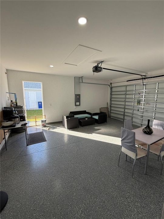 出租: $2,400 (3 贝兹, 2 浴室, 0 平方英尺)