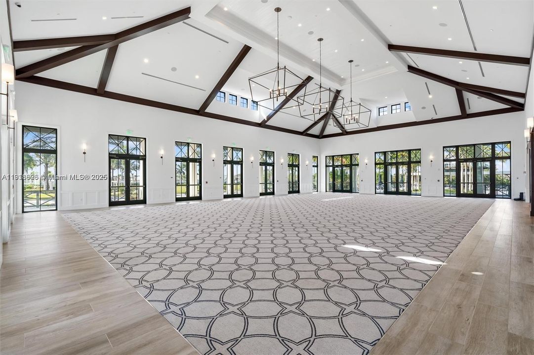 En Venta: $1,995,000 (5 camas, 3 baños, 3718 Pies cuadrados)