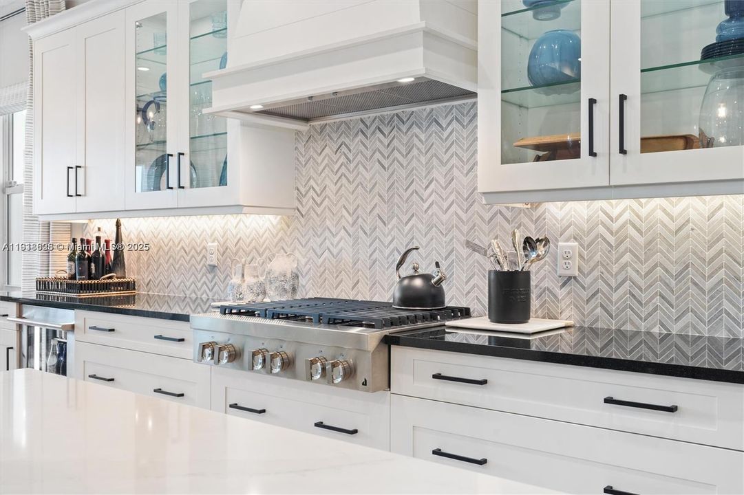 En Venta: $1,995,000 (5 camas, 3 baños, 3718 Pies cuadrados)