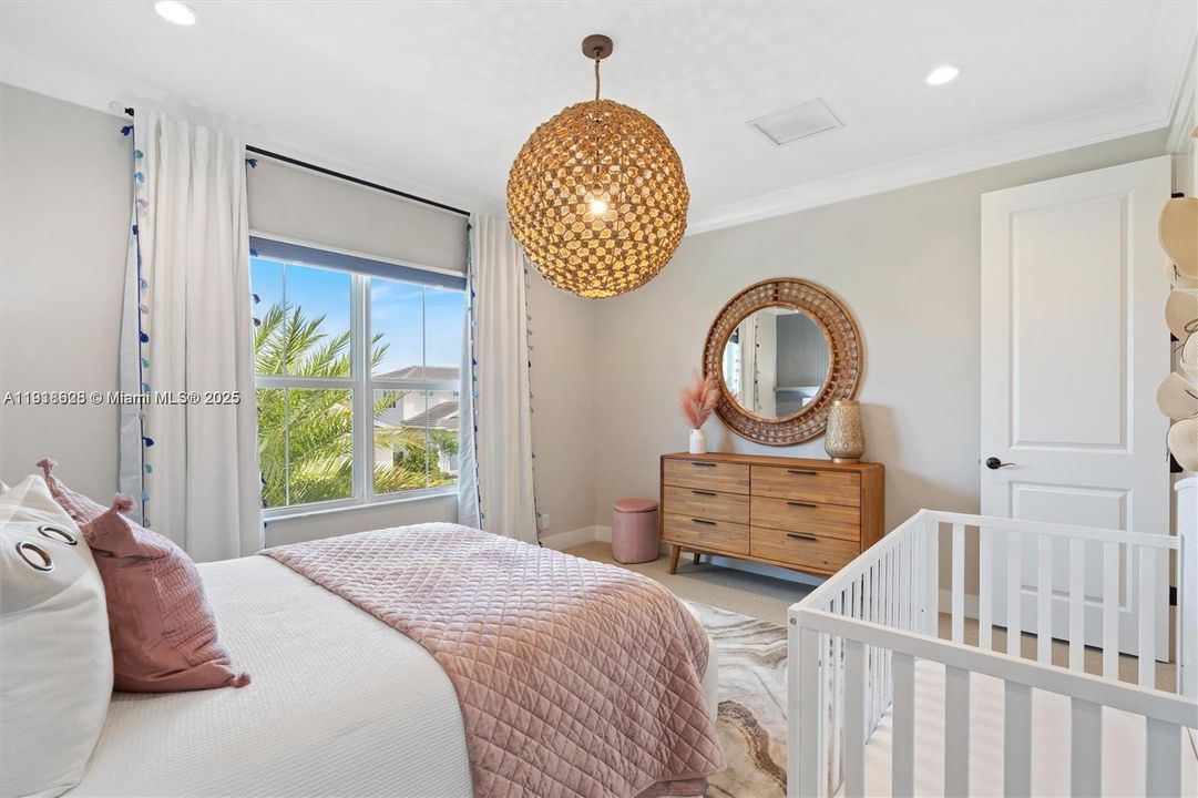 En Venta: $1,995,000 (5 camas, 3 baños, 3718 Pies cuadrados)