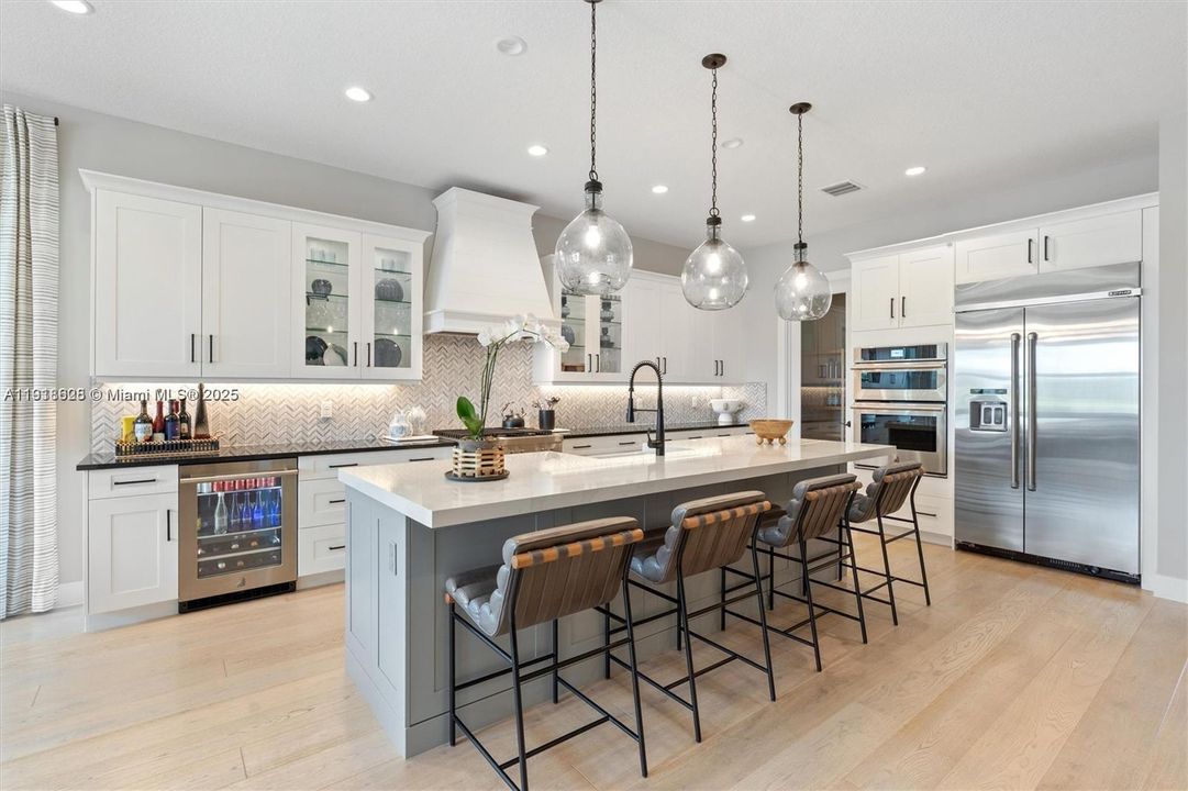 En Venta: $1,995,000 (5 camas, 3 baños, 3718 Pies cuadrados)