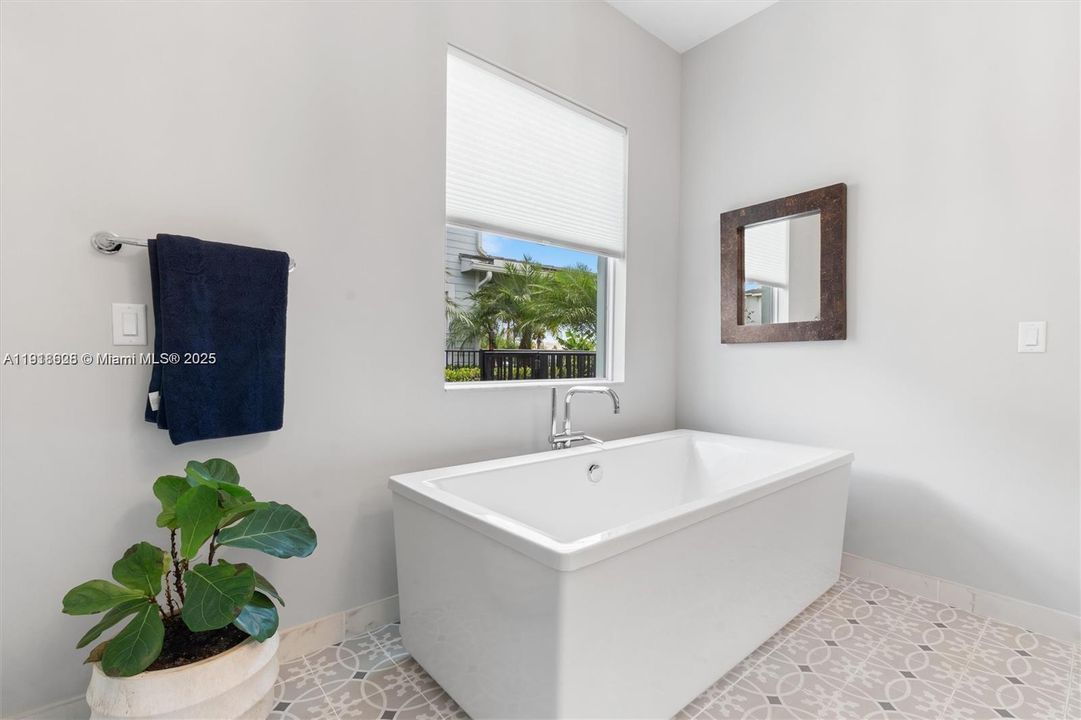 En Venta: $1,995,000 (5 camas, 3 baños, 3718 Pies cuadrados)