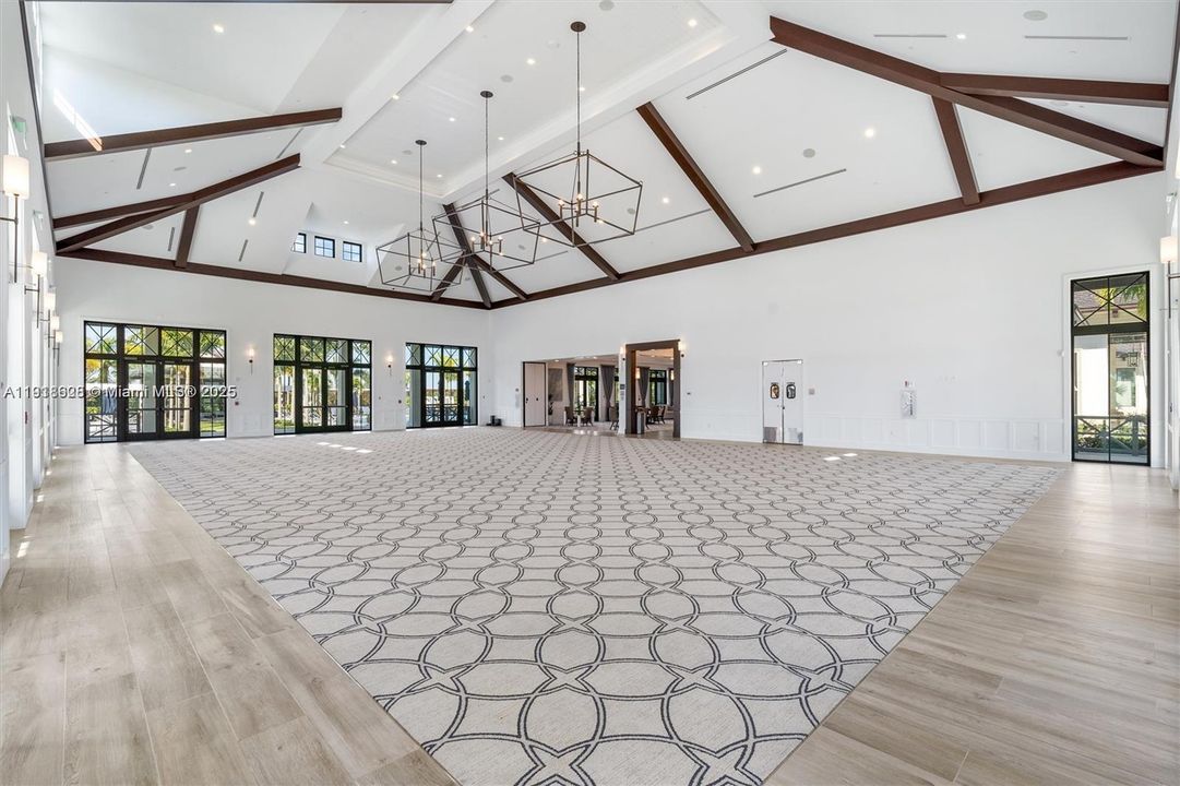 En Venta: $1,995,000 (5 camas, 3 baños, 3718 Pies cuadrados)