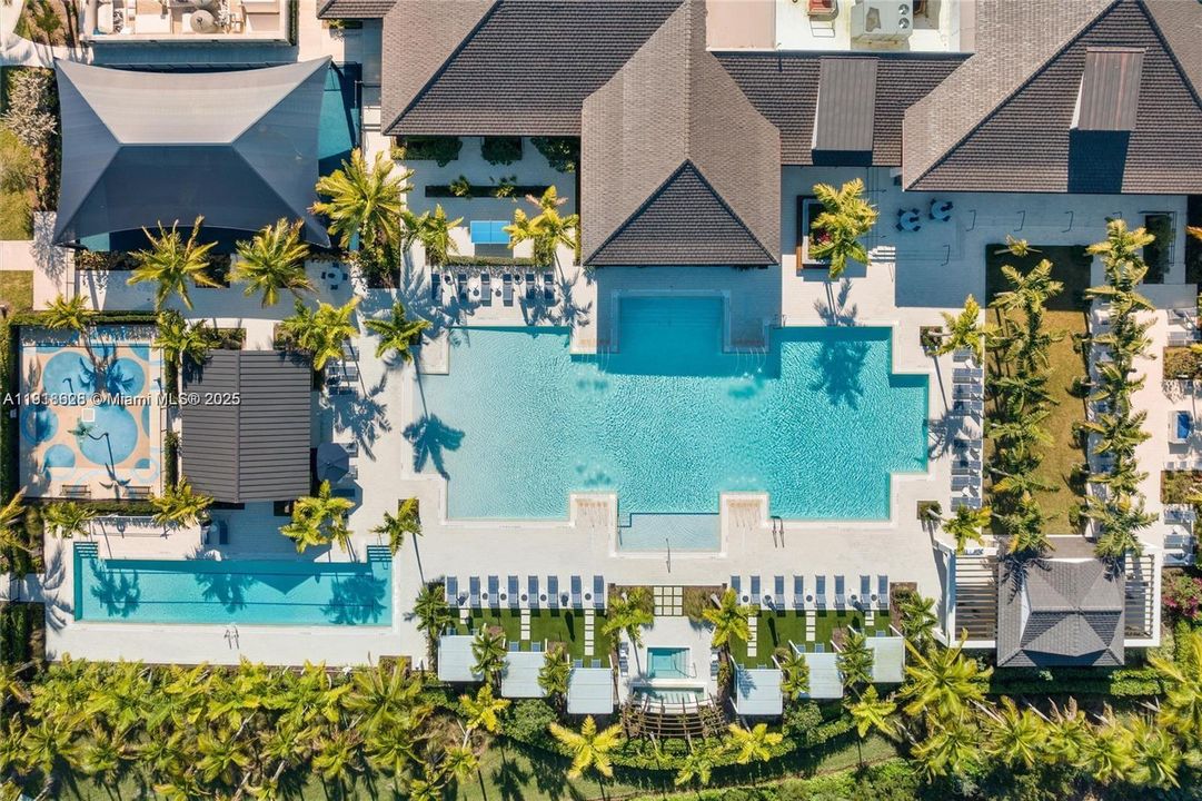 En Venta: $1,995,000 (5 camas, 3 baños, 3718 Pies cuadrados)