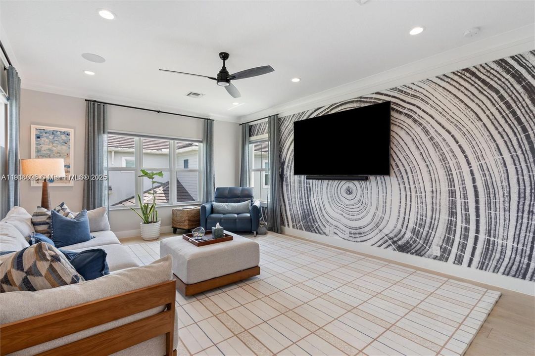 En Venta: $1,995,000 (5 camas, 3 baños, 3718 Pies cuadrados)