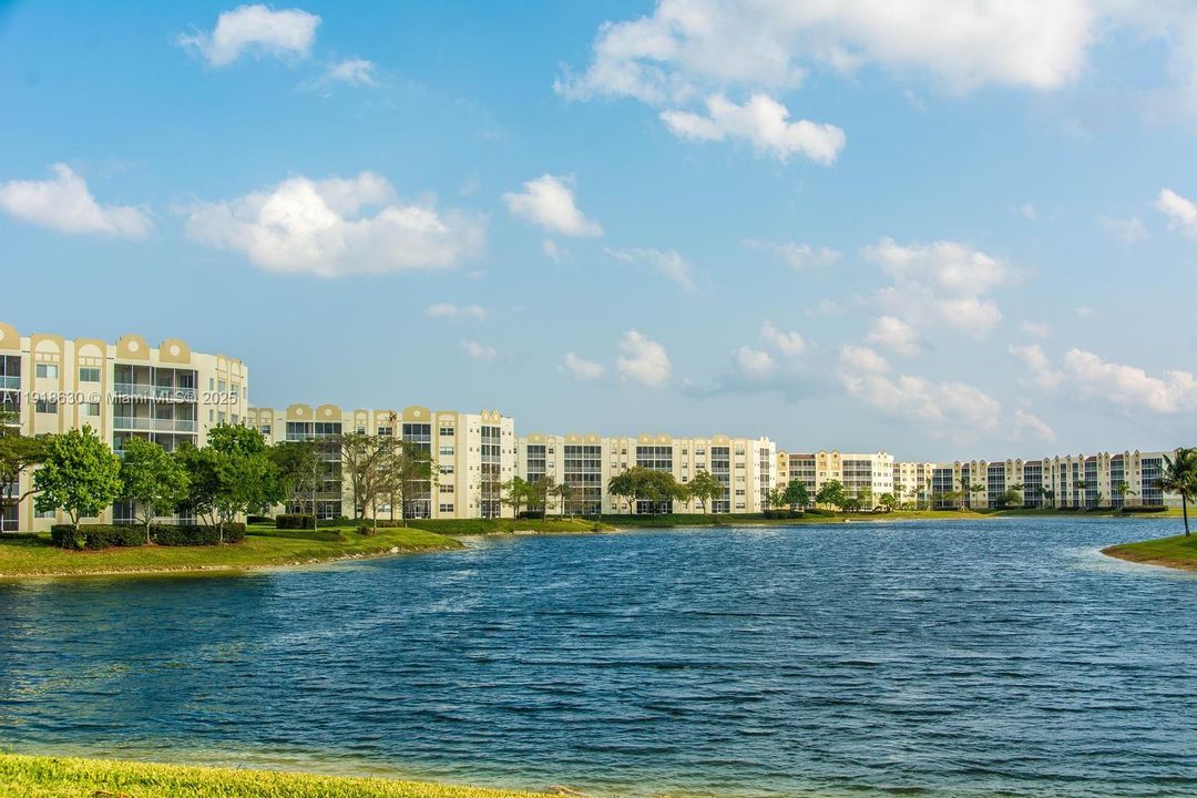 For Sale: $1,450,000 (4 beds, 3 baths, 2452 Square Feet)