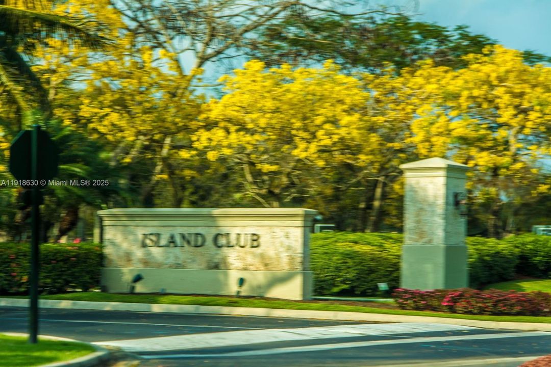 For Sale: $1,450,000 (4 beds, 3 baths, 2452 Square Feet)