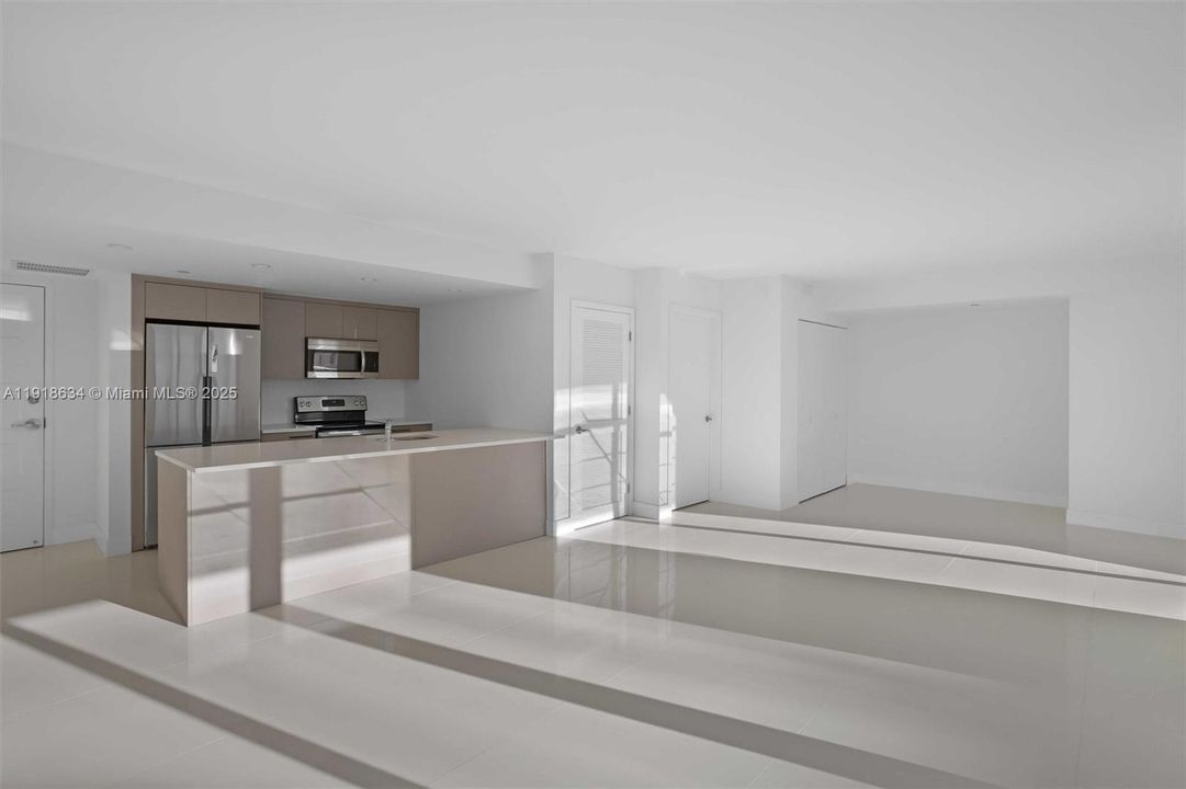 待售: $682,500 (2 贝兹, 2 浴室, 955 平方英尺)