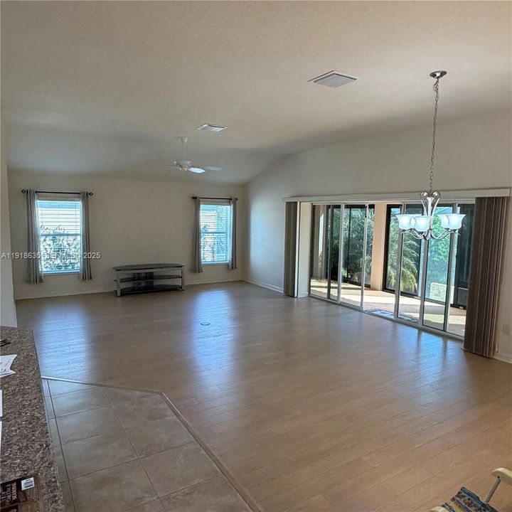 На продажу: $549,000 (3 спален, 2 ванн, 1910 Квадратных фут)