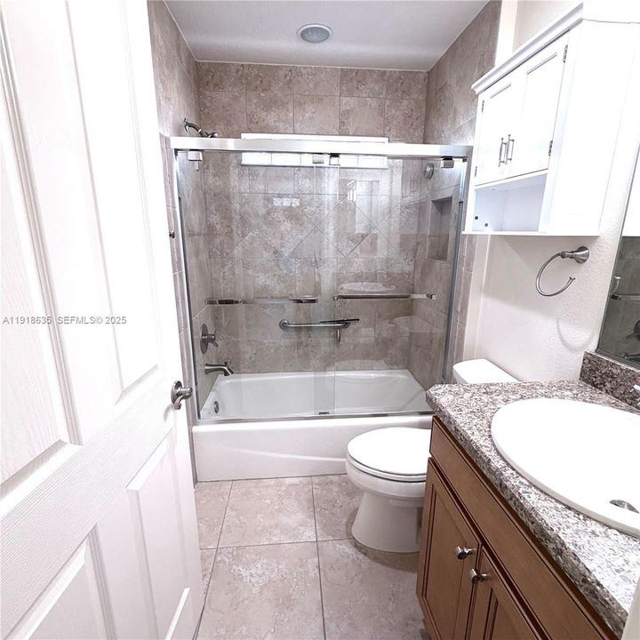 2nd BA (Tub & Shower)