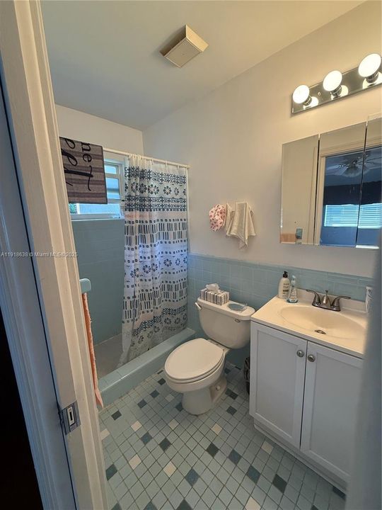 На продажу: $324,900 (2 спален, 2 ванн, 957 Квадратных фут)