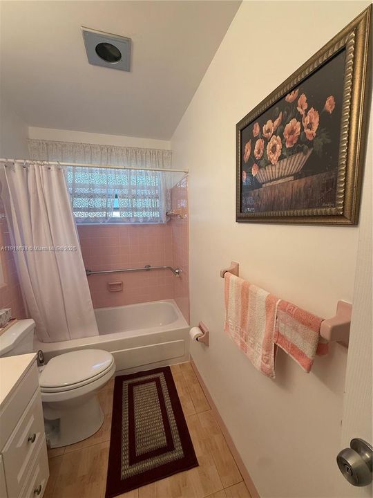 На продажу: $324,900 (2 спален, 2 ванн, 957 Квадратных фут)