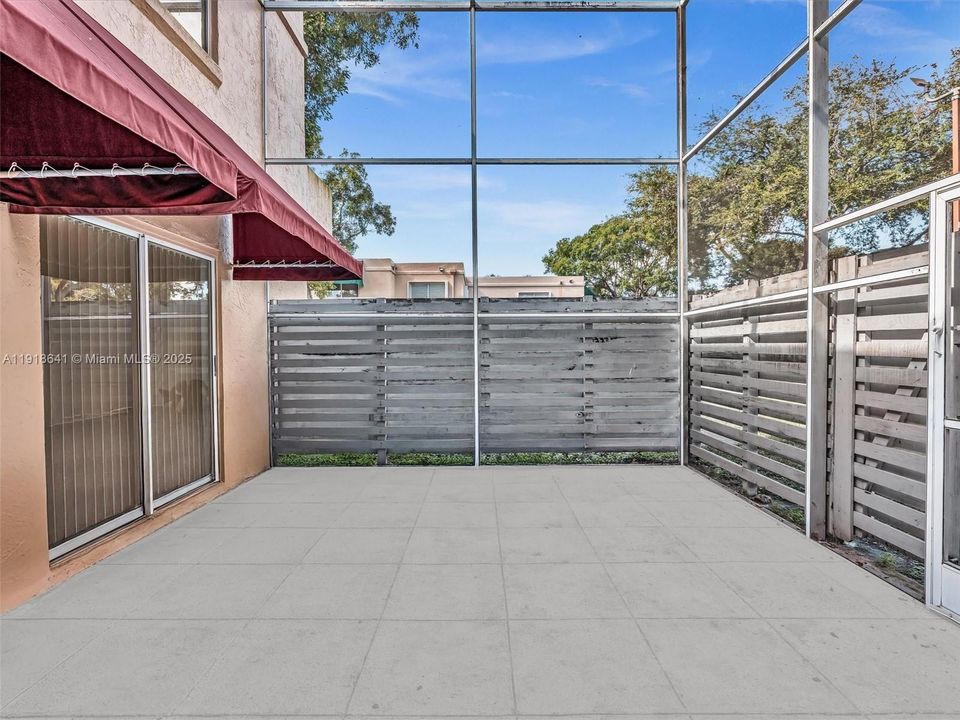 Activo con contrato: $419,000 (3 camas, 2 baños, 1592 Pies cuadrados)