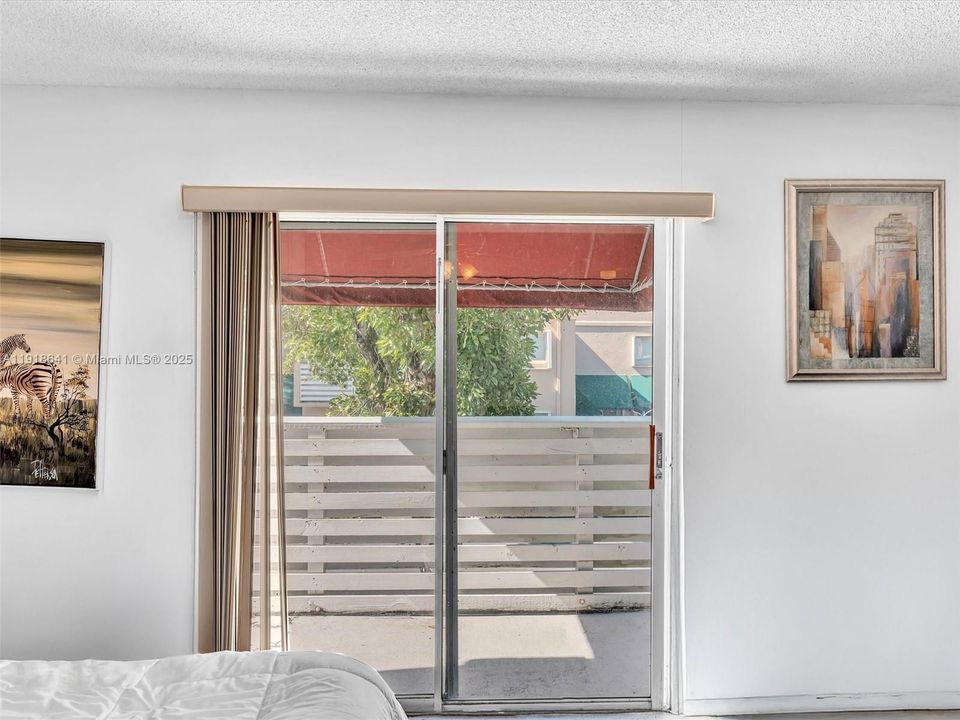 Activo con contrato: $419,000 (3 camas, 2 baños, 1592 Pies cuadrados)