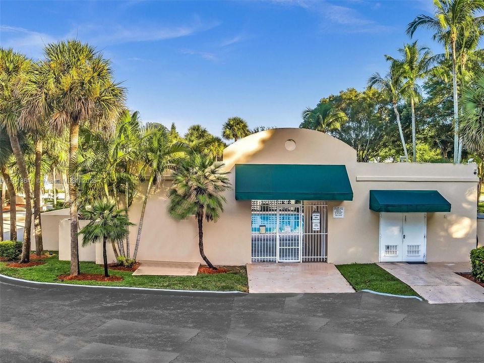 Activo con contrato: $419,000 (3 camas, 2 baños, 1592 Pies cuadrados)