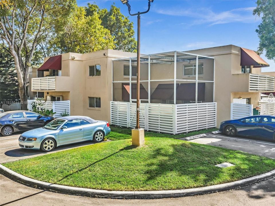 Activo con contrato: $419,000 (3 camas, 2 baños, 1592 Pies cuadrados)