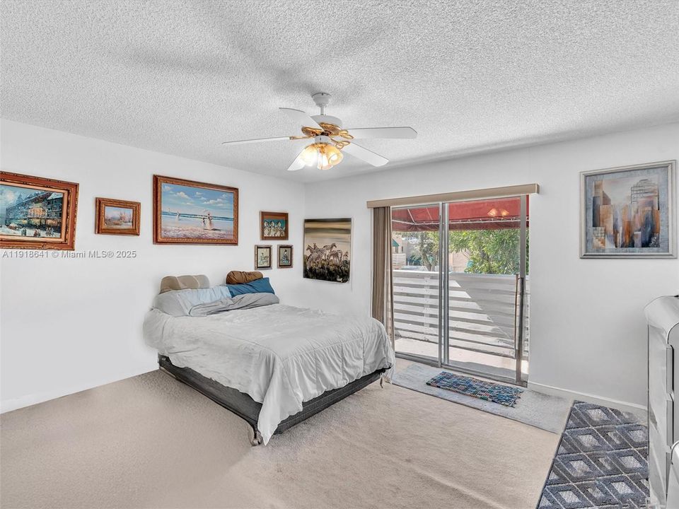 Activo con contrato: $419,000 (3 camas, 2 baños, 1592 Pies cuadrados)