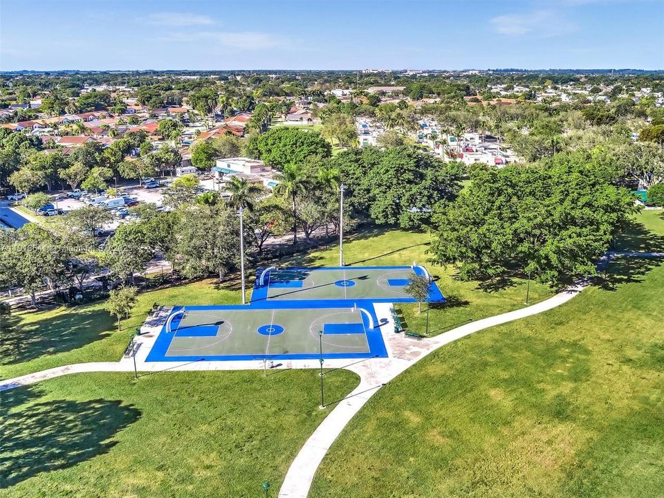 Activo con contrato: $419,000 (3 camas, 2 baños, 1592 Pies cuadrados)