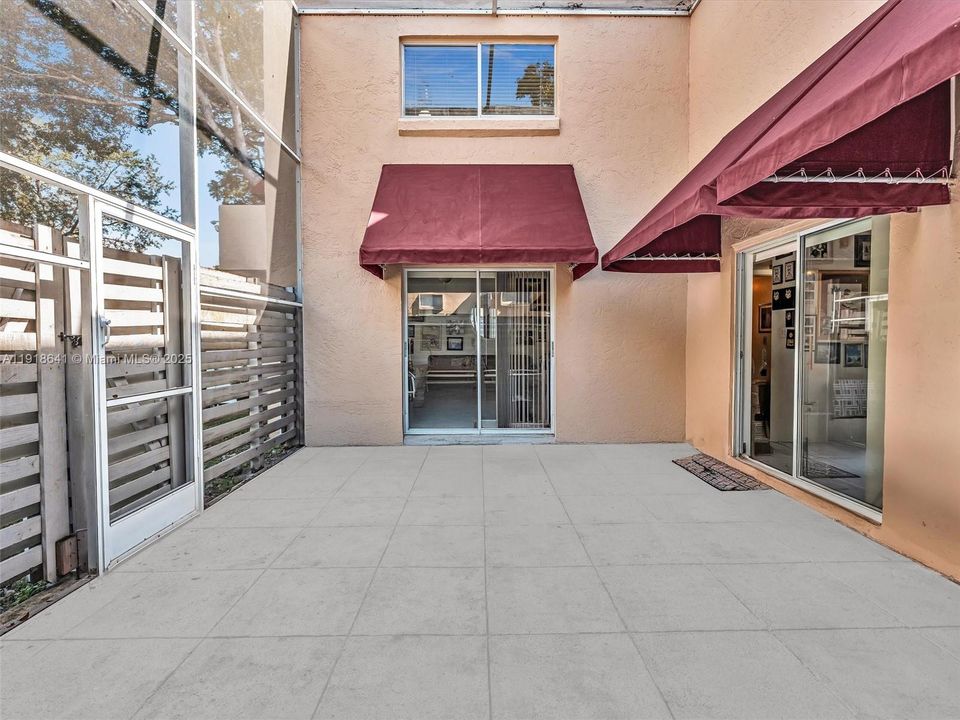 Activo con contrato: $419,000 (3 camas, 2 baños, 1592 Pies cuadrados)