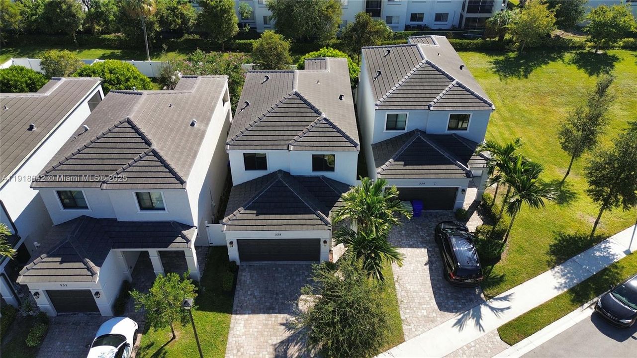 For Sale: $580,000 (3 beds, 2 baths, 1455 Square Feet)