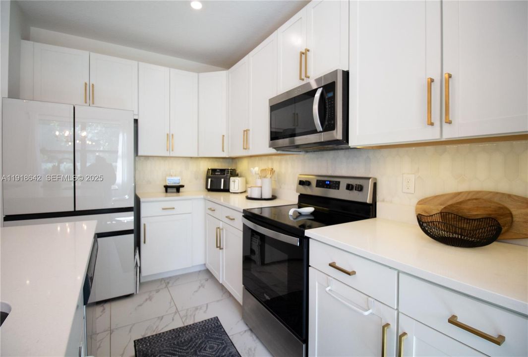 For Sale: $580,000 (3 beds, 2 baths, 1455 Square Feet)