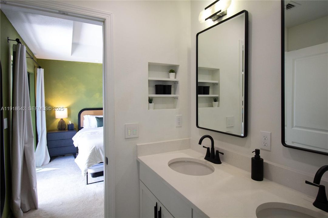 For Sale: $580,000 (3 beds, 2 baths, 1455 Square Feet)